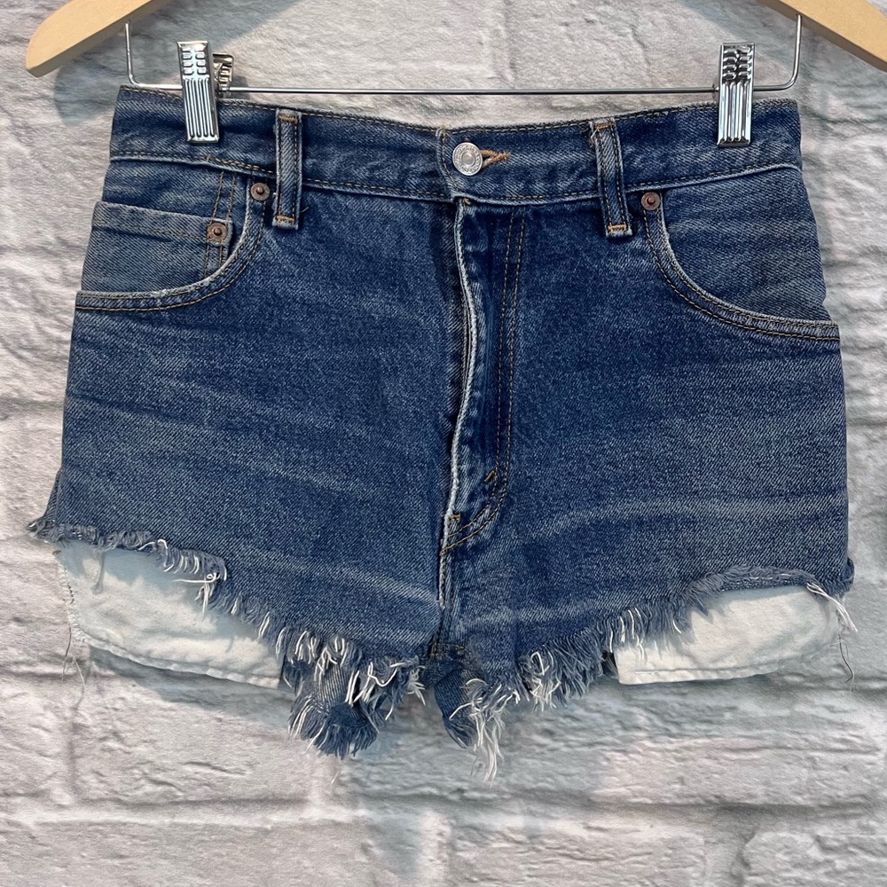 Levi’s Women’s 27” Cut Off Super Short Upcycled Repurposed Denim Shorts - Picture 1 of 7